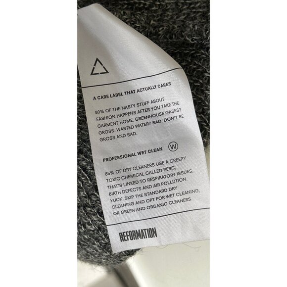 Reformation 100% Alpaca Gray Knit V-Neck Long Sleeve Sweater Size XSmall - Picture 8 of 10